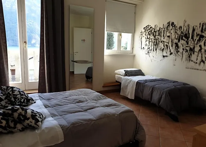 Caffe Del Viaggiatore Bed & Breakfast 4*